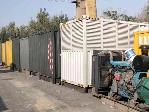 筠连200KW柴油发电机机组每小时油耗是多少？